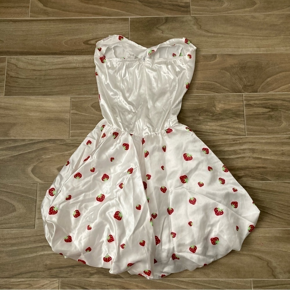 Sexy Strawberry Puff Costume - Picture 6 of 7